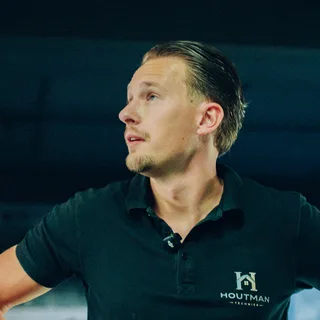 Monteur van Houtman Techniek